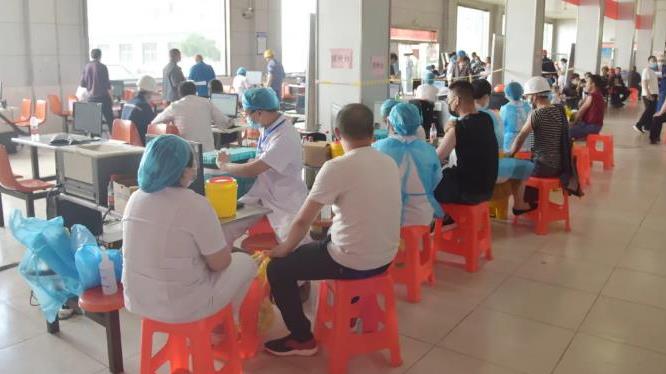 冀鋼集團為員工開設疫苗接種專場